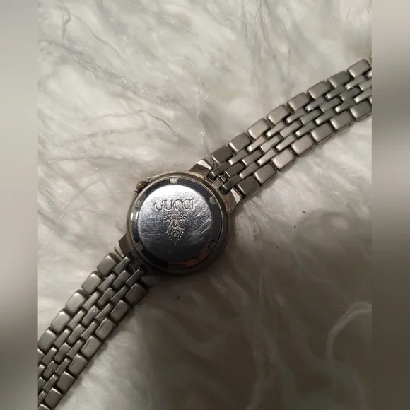 Vintage Gucci Two Tone Woman’s Watch - Picture 6 of 9